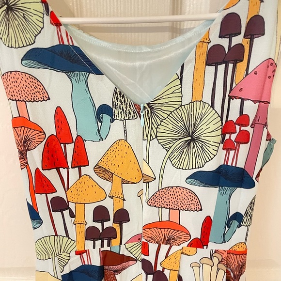 Cute dress with pockets - Picture 2 of 3